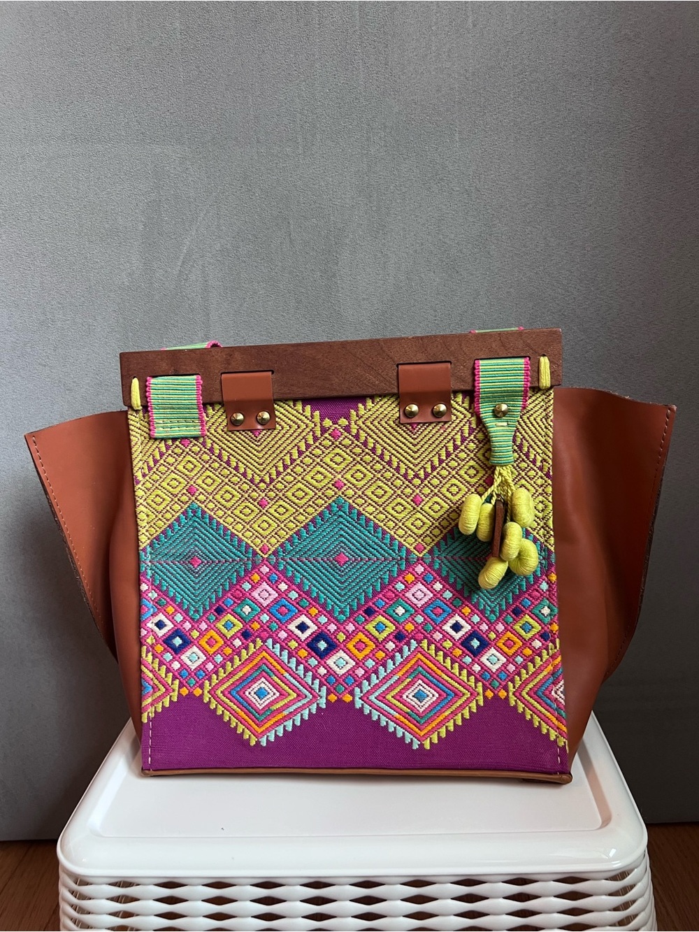 Morraliito Multicolor Geometric Tote Embroidered Llama Snap Lined Strap